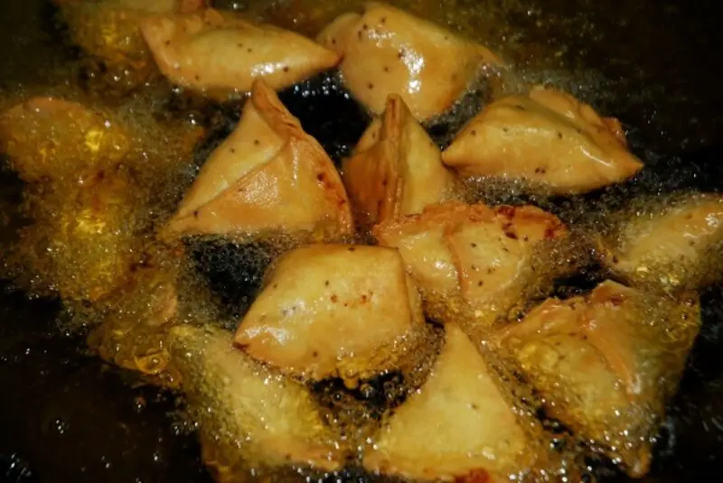 Bánh Samosa là gì? Cách làm Samosa chuẩn vị Ấn Độ ngay tại nhà 6