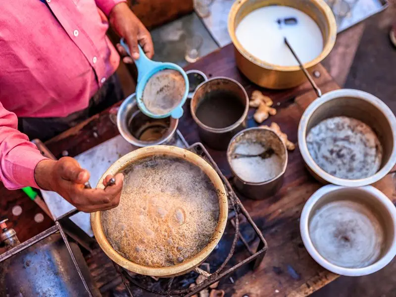 Kh&aacute;m ph&aacute; Masala Chai, n&eacute;t tinh t&uacute;y trong văn h&oacute;a tr&agrave; Ấn Độ 7