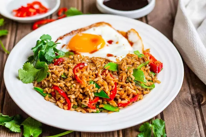 Nasi Goreng, m&oacute;n ăn g&oacute;i trọn dư vị ẩm thực Indonesia 3