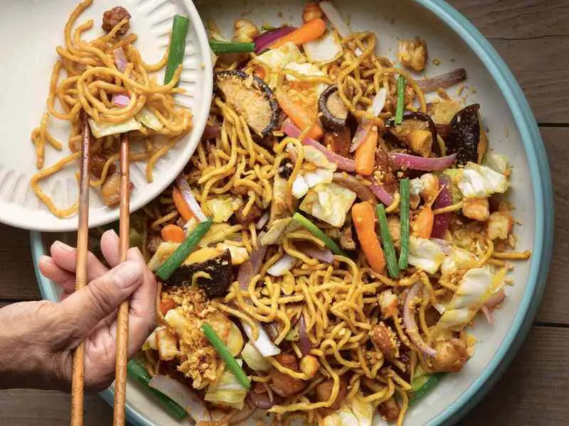 Top 14 m&oacute;n ẩm thực Philippines thể hiện sự đa dạng văn h&oacute;a tuyệt vời 7