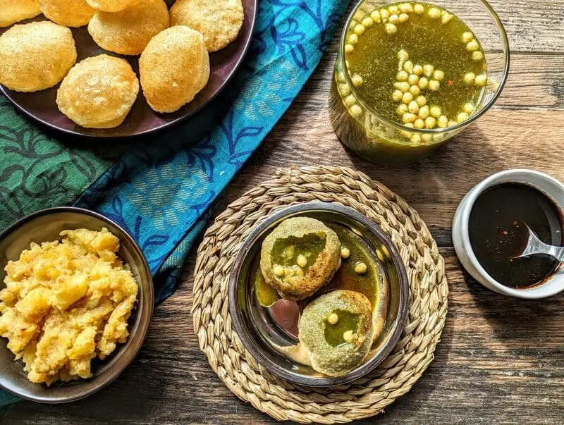 Trải nghiệm ẩm thực đường phố c&ugrave;ng m&oacute;n Pani Puri ngon trứ danh Ấn Độ 2