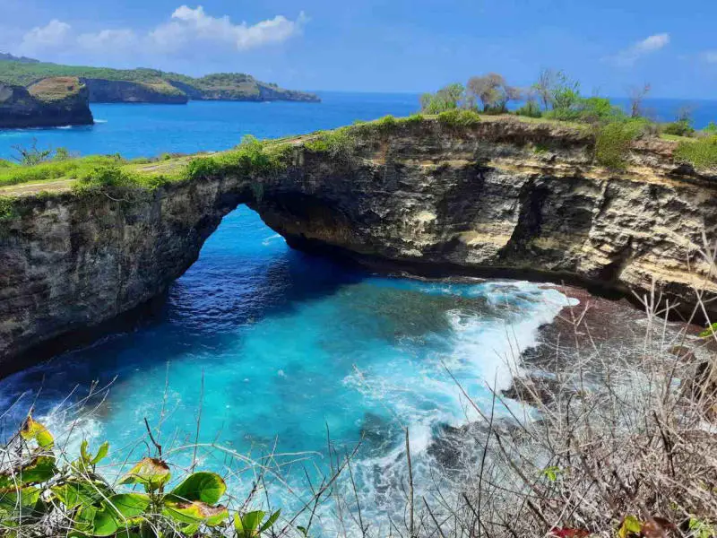 Bể bơi v&ocirc; cực Angel's Billabong giữa thi&ecirc;n đường biển Bali 5