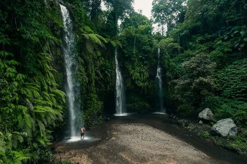 Chinh phục Đảo Lombok Indonesia với khung cảnh thi&ecirc;n đường 10