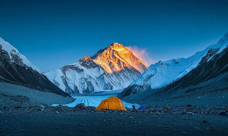 Chinh phục Đỉnh Everest, n&oacute;c nh&agrave; thế giới đ&ocirc;i bờ Nepal v&agrave; T&acirc;y Tạng 3