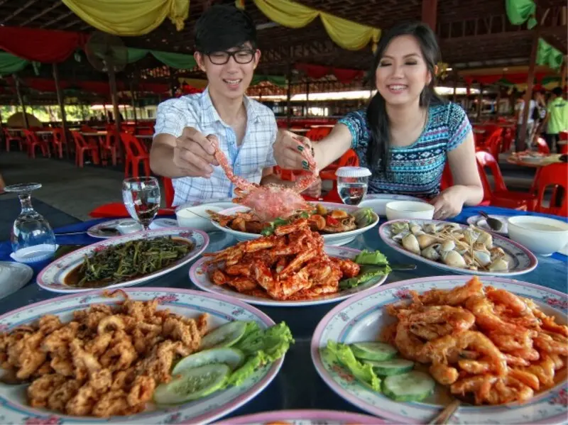 Đảo Batam l&yacute; tưởng để nghỉ dưỡng b&ecirc;n l&agrave;n nước xanh tại Indonesia 13