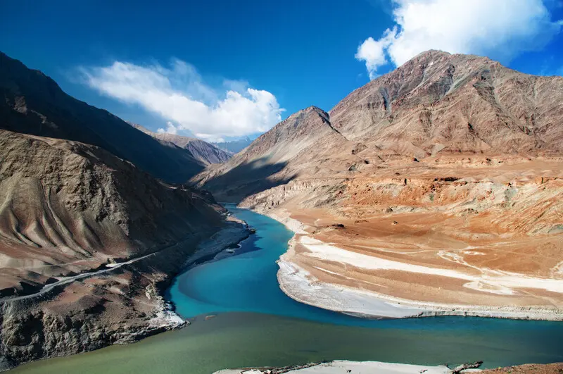 D&atilde;y Himalaya: Bức tường th&agrave;nh uy nghi tr&ecirc;n cao nguy&ecirc;n T&acirc;y Tạng 6