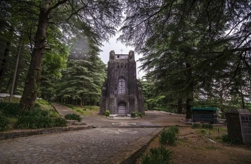 Dharamshala, v&ugrave;ng đất thi&ecirc;ng tr&ecirc;n d&atilde;y Dauladhar 9
