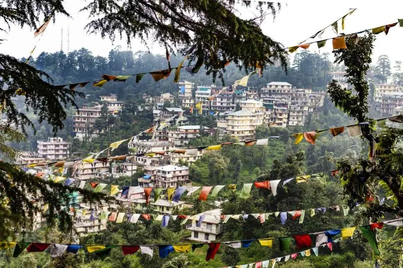 Dharamshala, v&ugrave;ng đất thi&ecirc;ng tr&ecirc;n d&atilde;y Dauladhar 2