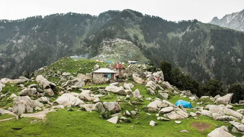 Dharamshala, v&ugrave;ng đất thi&ecirc;ng tr&ecirc;n d&atilde;y Dauladhar 5