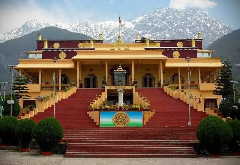 Dharamshala, v&ugrave;ng đất thi&ecirc;ng tr&ecirc;n d&atilde;y Dauladhar 10