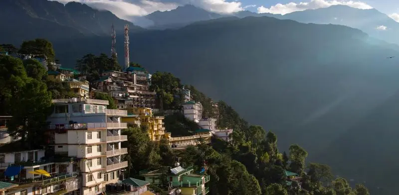 Dharamshala, v&ugrave;ng đất thi&ecirc;ng tr&ecirc;n d&atilde;y Dauladhar 4