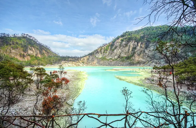 Du lịch Bandung Indonesia, kh&aacute;m ph&aacute; 'Paris của Java' 10