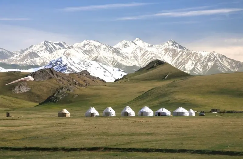 Du lịch Kyrgyzstan, kh&aacute;m ph&aacute; miền đất đẹp như tranh vẽ 7