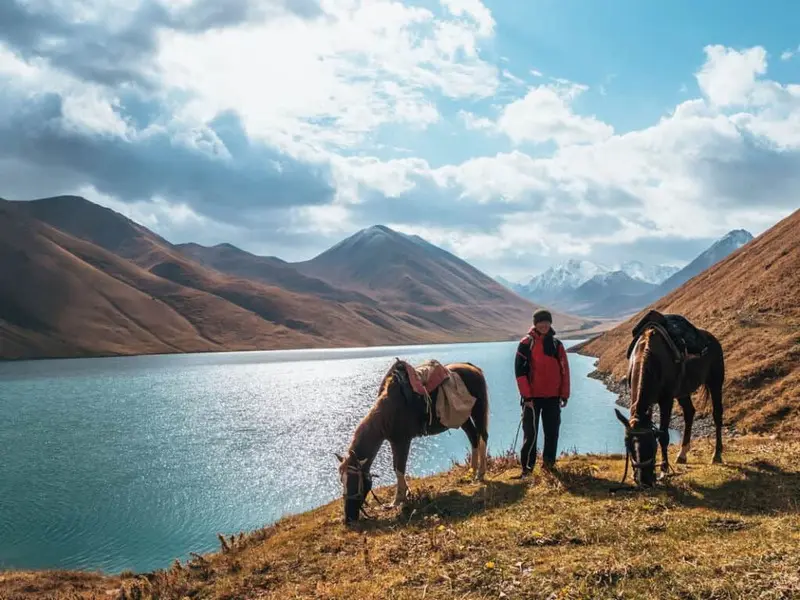 Du lịch Kyrgyzstan, kh&aacute;m ph&aacute; miền đất đẹp như tranh vẽ 9