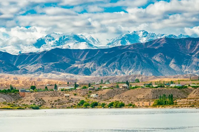 Du lịch Kyrgyzstan, kh&aacute;m ph&aacute; miền đất đẹp như tranh vẽ 3