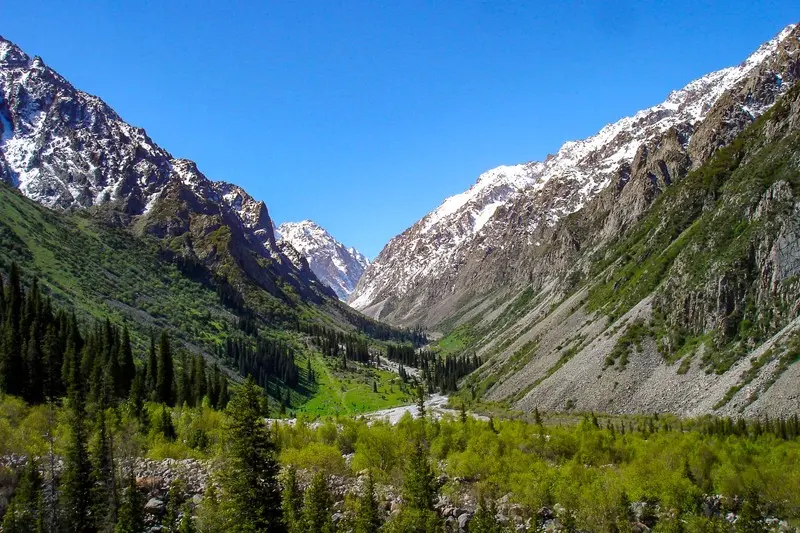 Du lịch Kyrgyzstan, kh&aacute;m ph&aacute; miền đất đẹp như tranh vẽ 11