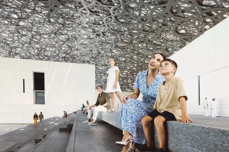 Kh&aacute;m ph&aacute; Abu Dhabi, thủ đ&ocirc; hiện đại trong mơ của UAE 12