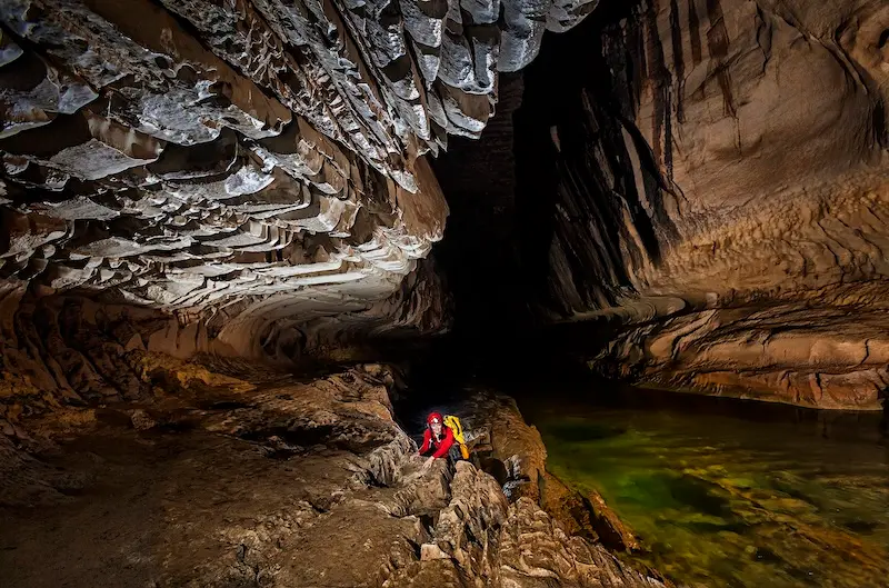 Kh&aacute;m ph&aacute; vi&ecirc;n ngọc qu&yacute; Gunung Mulu được UNESCO vinh danh 5