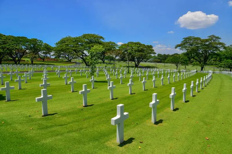 Makati đ&ocirc; thị sầm uất mang m&agrave;u ho&agrave;i cổ ở Philippines 6