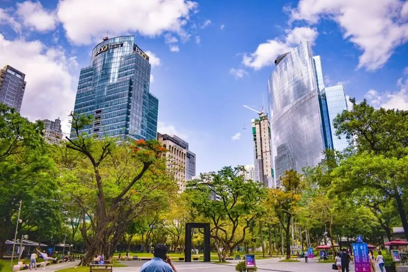 Makati đ&ocirc; thị sầm uất mang m&agrave;u ho&agrave;i cổ ở Philippines 3