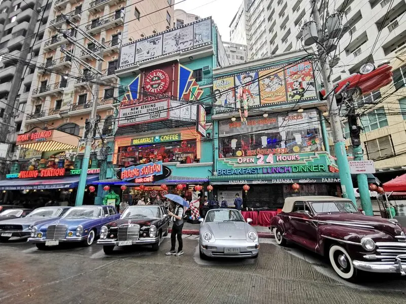 Makati đ&ocirc; thị sầm uất mang m&agrave;u ho&agrave;i cổ ở Philippines 10