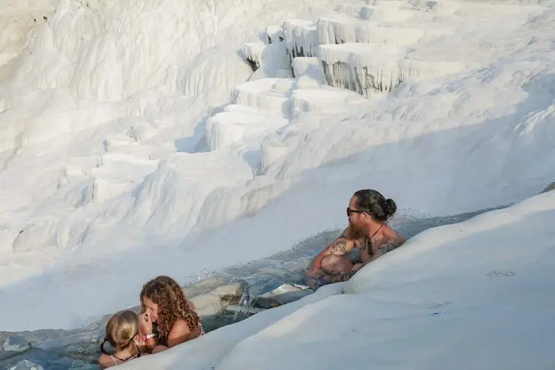 Pamukkale: L&acirc;u đ&agrave;i b&ocirc;ng b&ecirc;n v&aacute;ch đ&aacute; trắng ở Thổ Nhĩ Kỳ 3