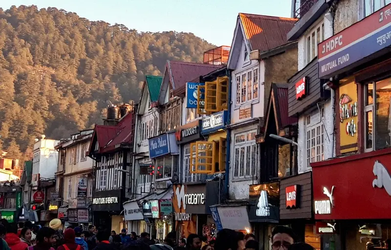 Shimla: Nữ ho&agrave;ng của những ngọn đồi xanh ng&uacute;t ng&agrave;n ở Ấn Độ 8