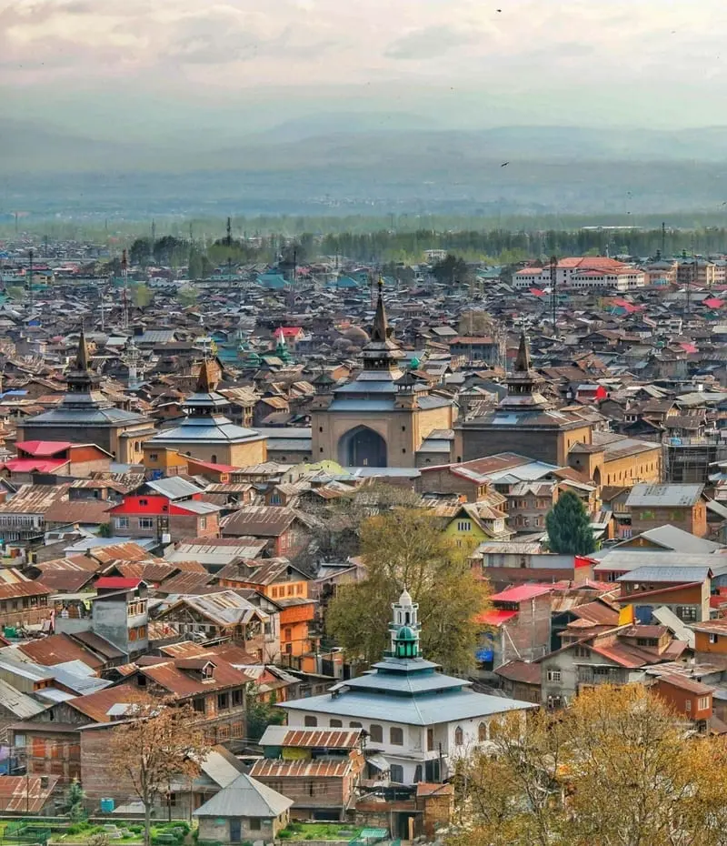 Srinagar: Thủ phủ m&ugrave;a h&egrave; giữa v&ugrave;ng Kashmir 8