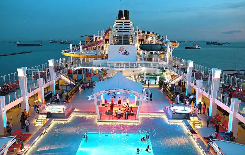 Thực hiện hải tr&igrave;nh ấn tượng c&ugrave;ng du thuyền Genting Dream 6