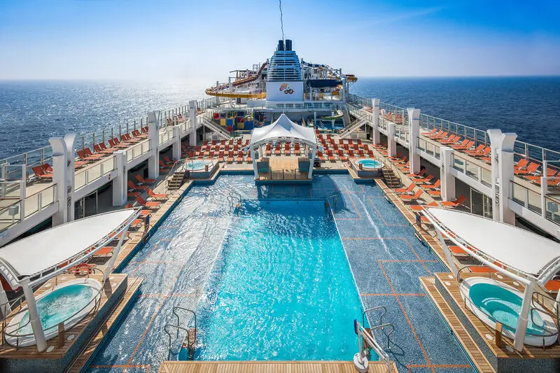 Thực hiện hải tr&igrave;nh ấn tượng c&ugrave;ng du thuyền Genting Dream 4