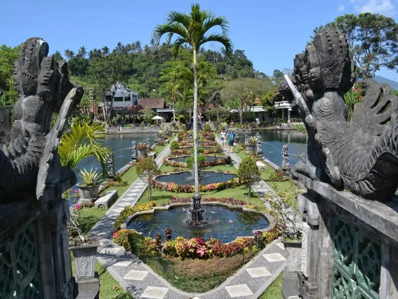 Trải nghiệm cung điện nước Tirta Gangga đầy độc đ&aacute;o của Bali 2