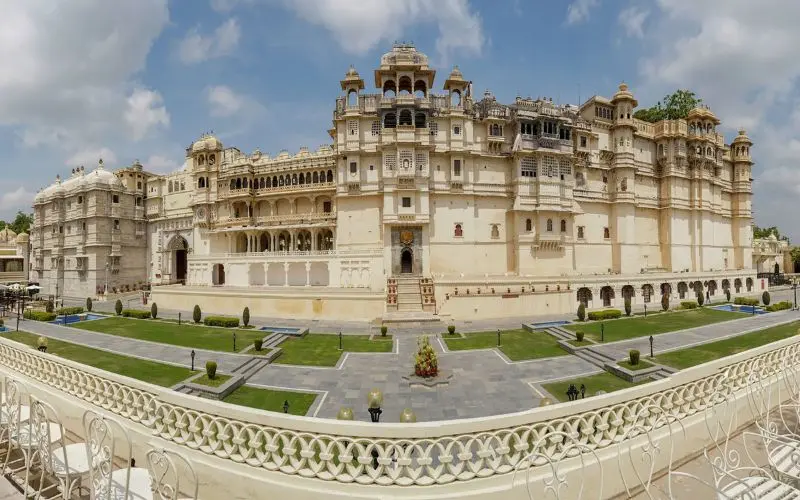 Udaipur, th&agrave;nh phố trắng bước ra từ cổ t&iacute;ch Ấn Độ 3