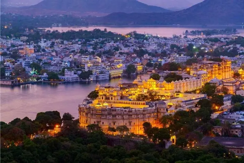 Udaipur, th&agrave;nh phố trắng bước ra từ cổ t&iacute;ch Ấn Độ 2