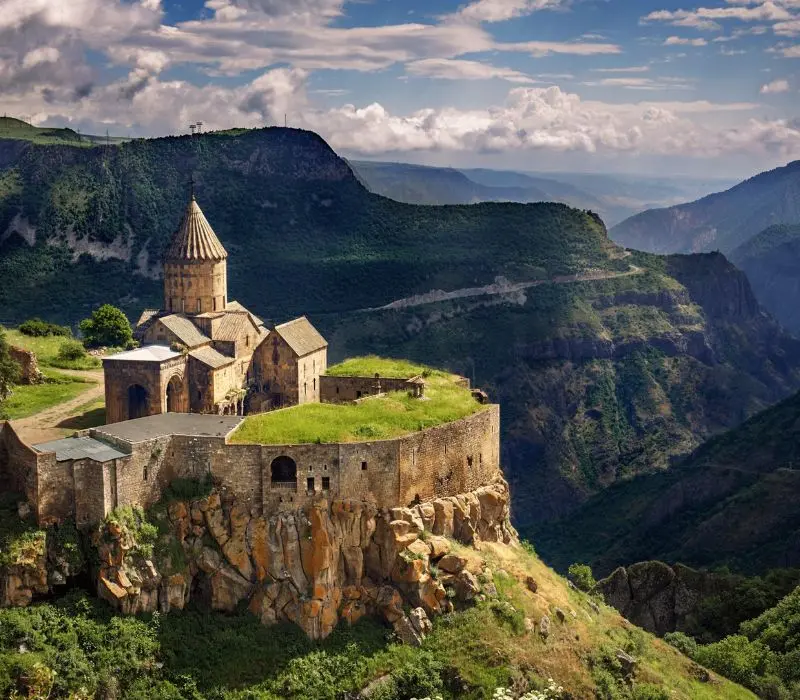 Hành trình về Armenia, miền đất Thánh nơi lịch sử và thiên nhiên giao hòa