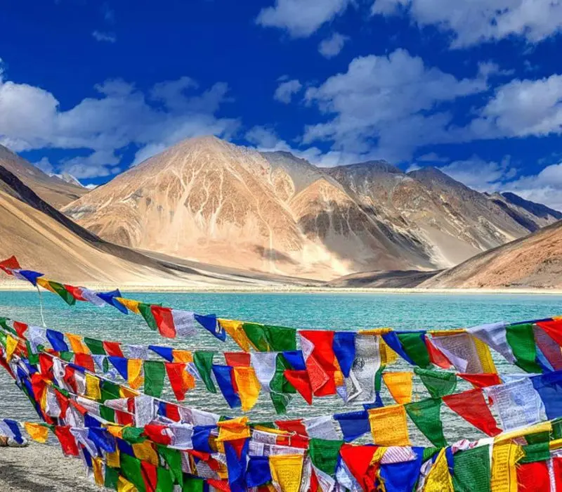 Ladakh: Vùng đất của những ngọn núi và thiên nhiên hoang sơ ở Ấn Độ