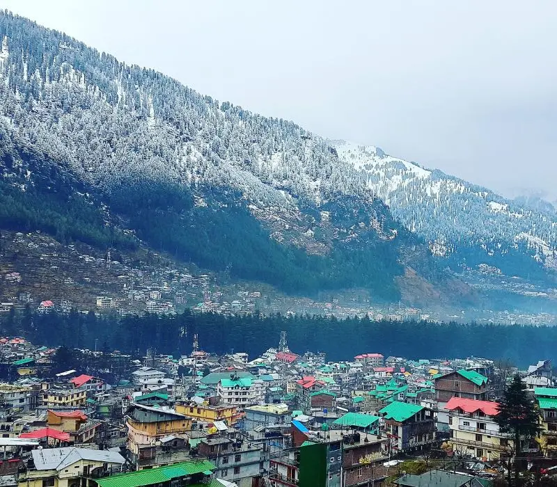 Manali, vùng đất cổ tích ẩn mình giữa sườn núi phủ tuyết