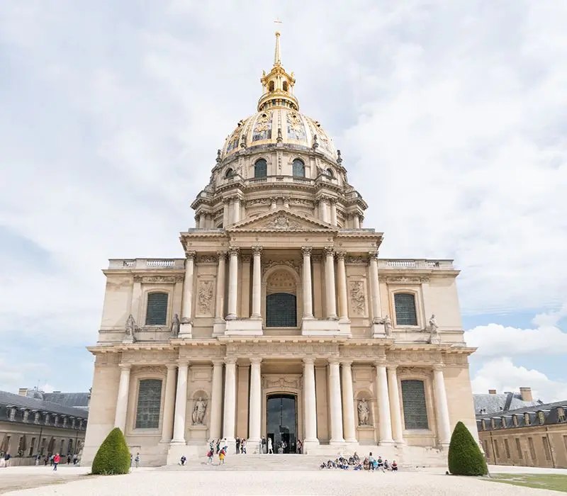 Ấn tượng công trình kiến trúc Điện Invalides tại Paris