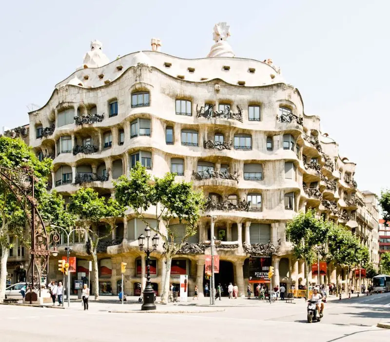Casa Mila: Tòa nhà độc lạ hay kiệt tác kiến trúc đi trước thời đại?
