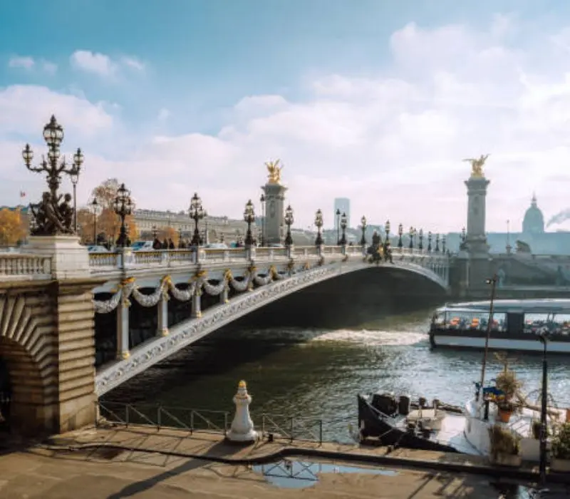 Cầu Alexandre III: Tuyệt tác kiến trúc giữa lòng Paris
