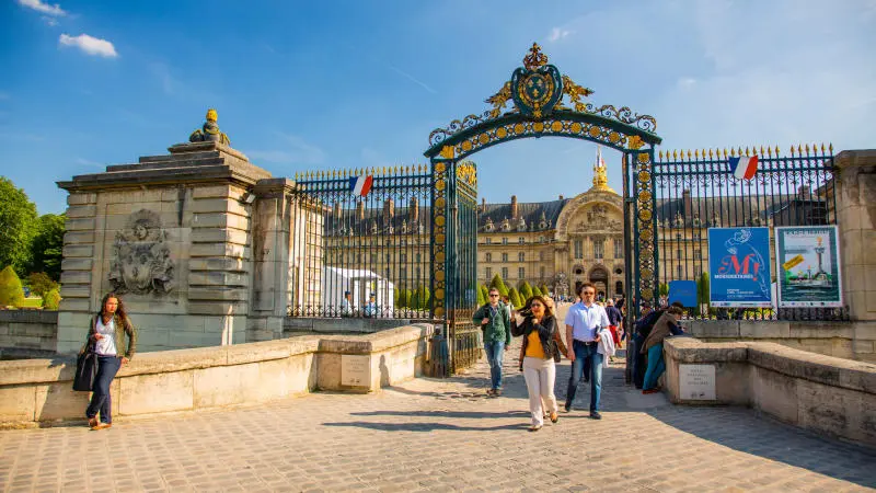 Ấn tượng c&ocirc;ng tr&igrave;nh kiến tr&uacute;c Điện Invalides tại Paris 8