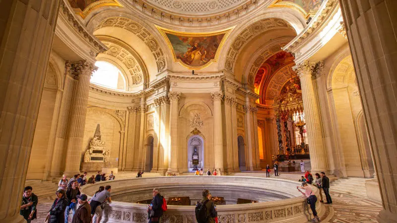 Ấn tượng c&ocirc;ng tr&igrave;nh kiến tr&uacute;c Điện Invalides tại Paris 5