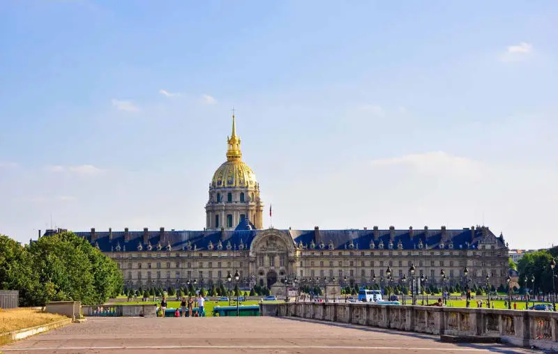 Ấn tượng c&ocirc;ng tr&igrave;nh kiến tr&uacute;c Điện Invalides tại Paris 9