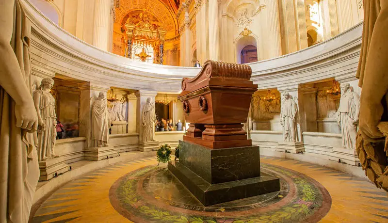 Ấn tượng c&ocirc;ng tr&igrave;nh kiến tr&uacute;c Điện Invalides tại Paris 6