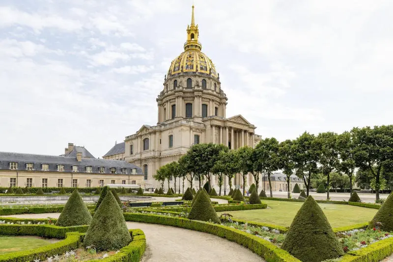 Ấn tượng c&ocirc;ng tr&igrave;nh kiến tr&uacute;c Điện Invalides tại Paris 2