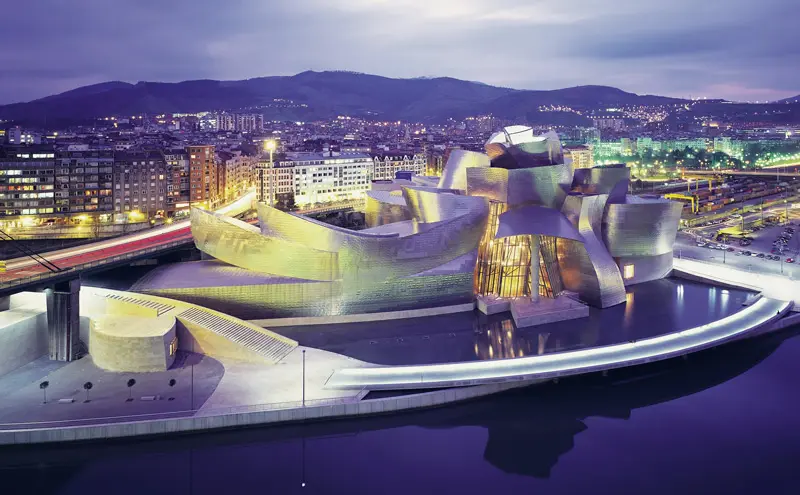 Bảo t&agrave;ng Guggenheim Bilbao, biểu tượng nghệ thuật v&agrave; kiến tr&uacute;c đương đại 5
