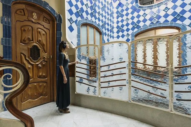 Casa Batll&oacute;: Ng&ocirc;i nh&agrave; đẹp v&agrave; độc đ&aacute;o bậc nhất Barcelona 9