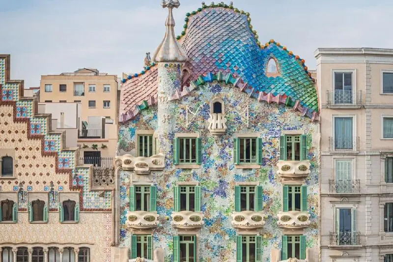 Casa Batll&oacute;: Ng&ocirc;i nh&agrave; đẹp v&agrave; độc đ&aacute;o bậc nhất Barcelona 5