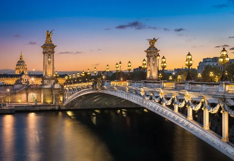 Cầu Alexandre III: Tuyệt t&aacute;c kiến tr&uacute;c giữa l&ograve;ng Paris 4