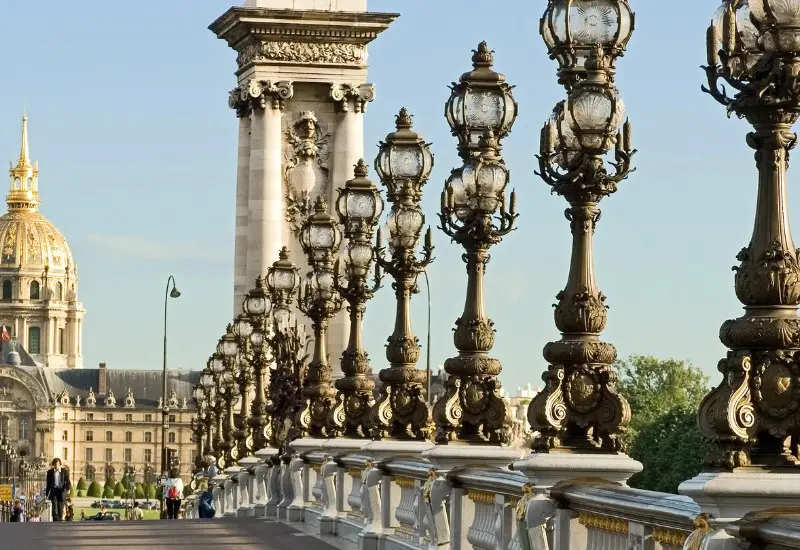 Cầu Alexandre III: Tuyệt t&aacute;c kiến tr&uacute;c giữa l&ograve;ng Paris 7
