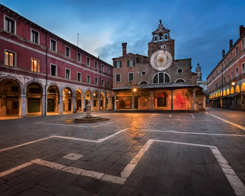 Cầu Rialto: Biểu tượng kiến tr&uacute;c vượt thời gian của Venice 10